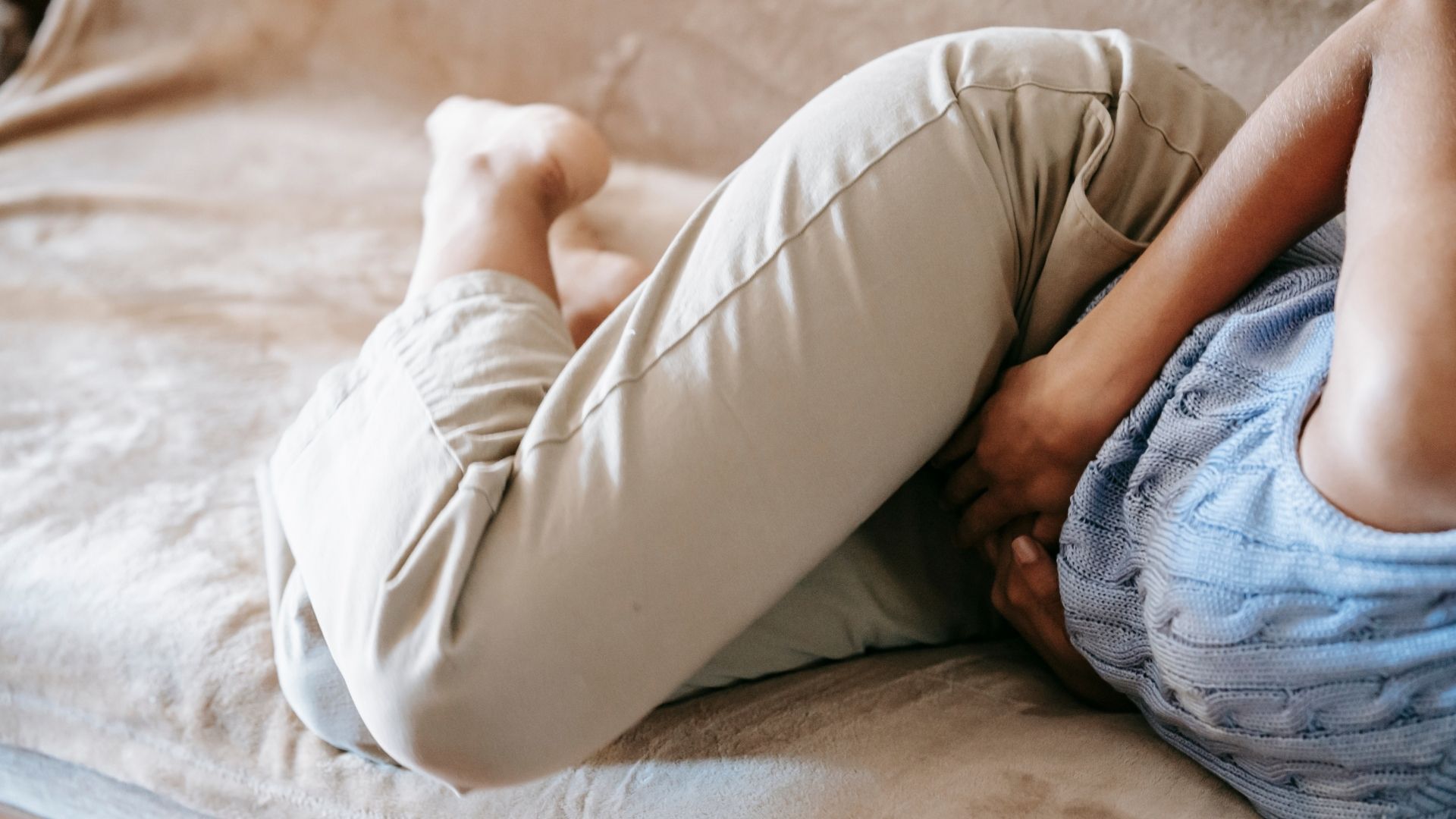 Bệnh viêm teo niêm mạc dạ dày C2 có thể gây đau bụng thượng vị