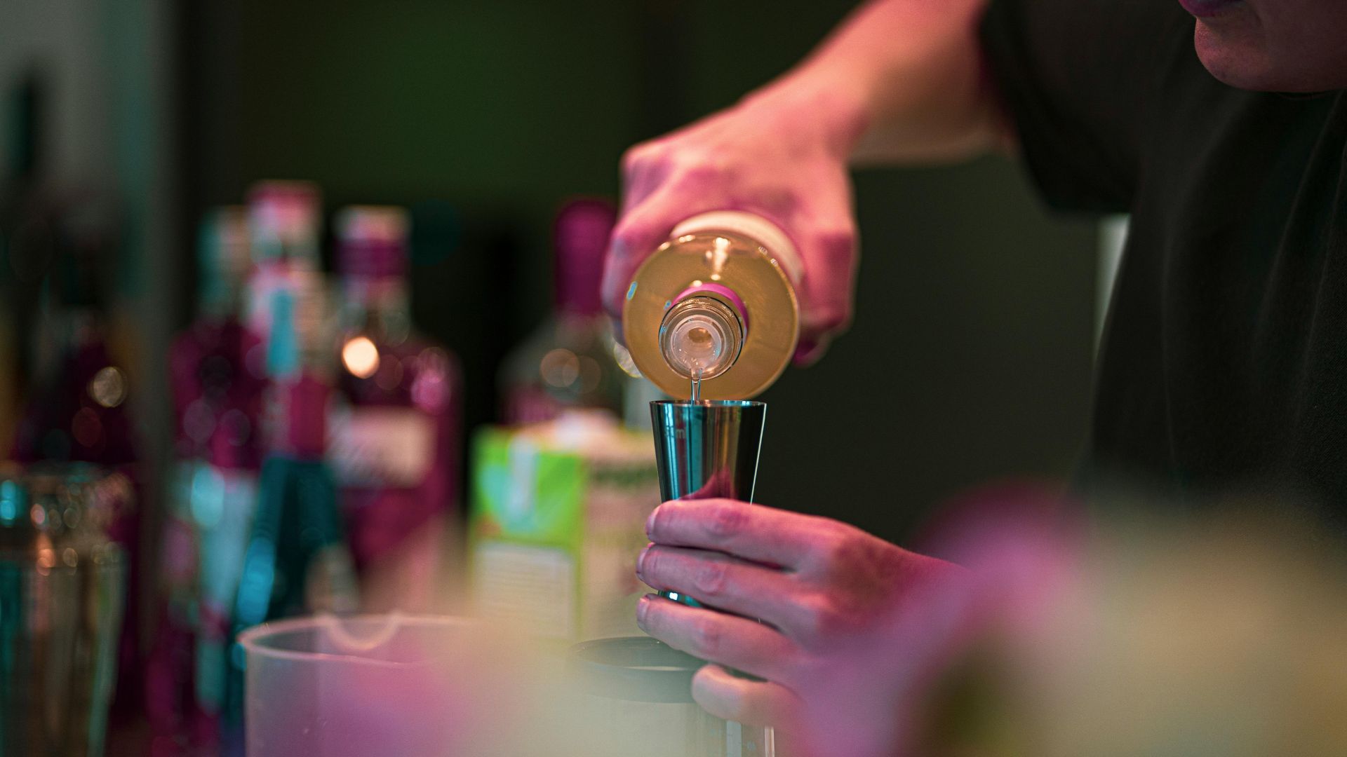 Rượu bia là một yếu tố nguy cơ quan trọng gây viêm túi mật cần hạn chế