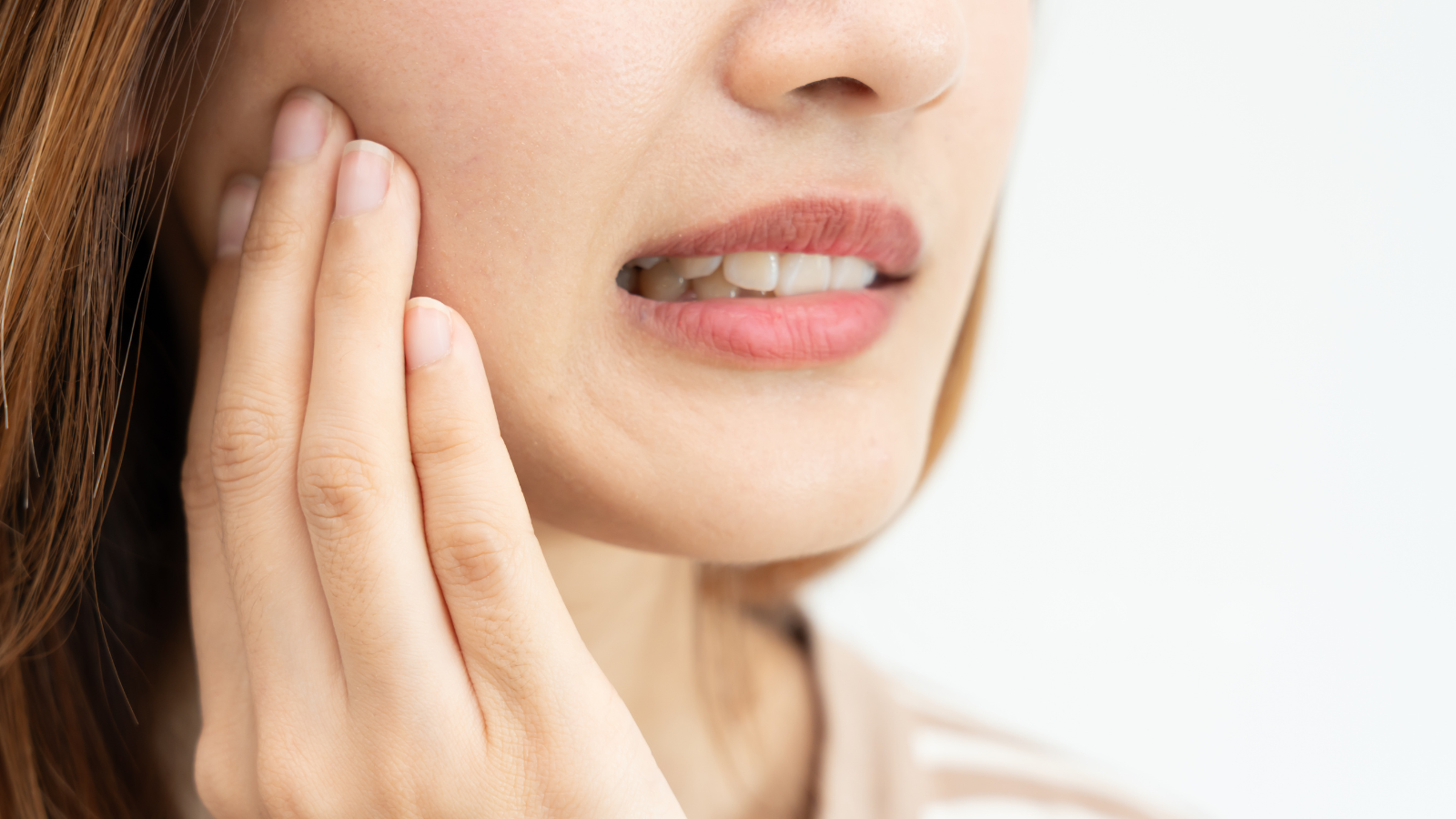 Vùng nướu quanh chân răng bị sưng tấy