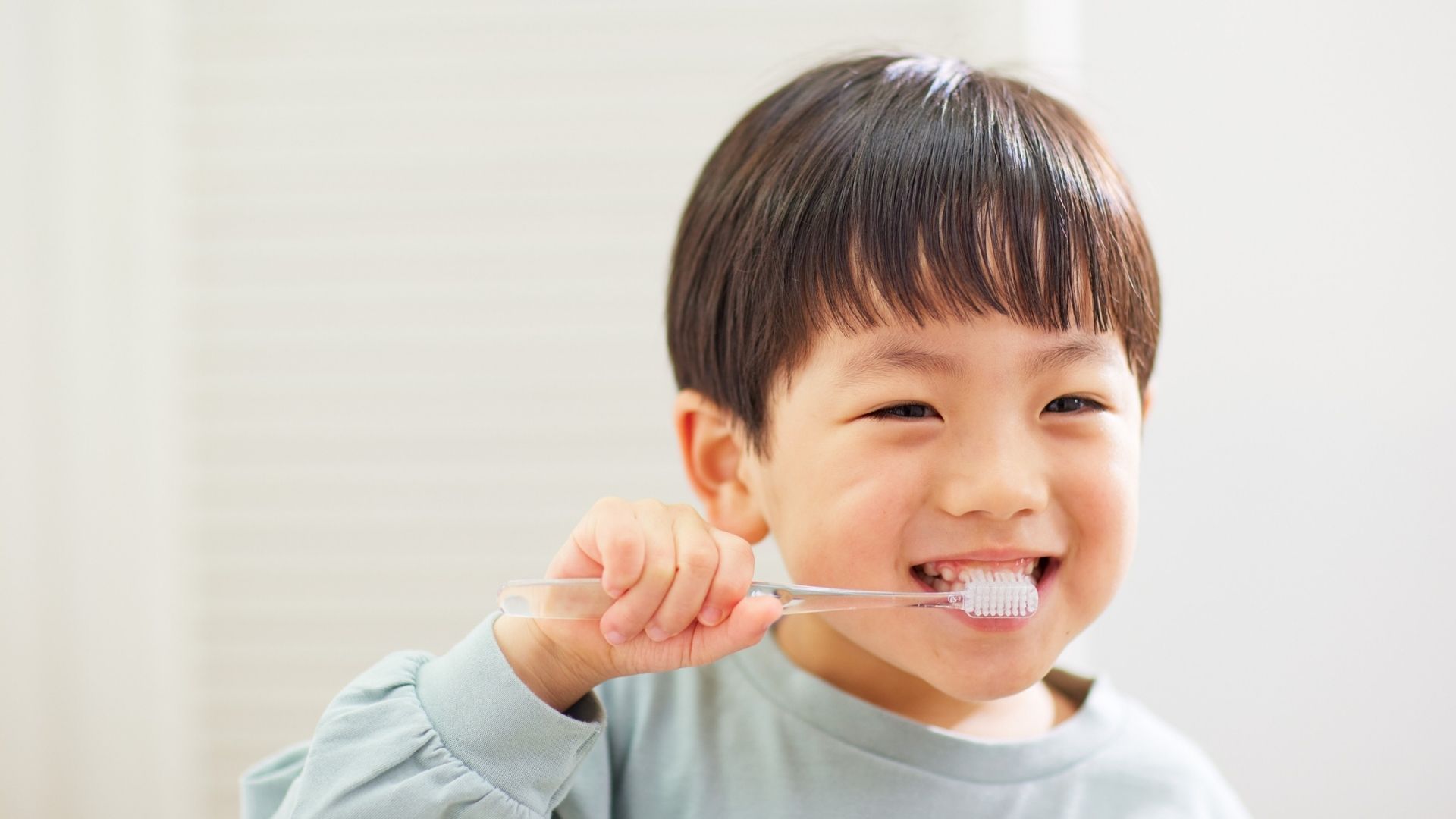 Vệ sinh răng miệng đúng cách giúp hạn chế tiến triển viêm tủy răng