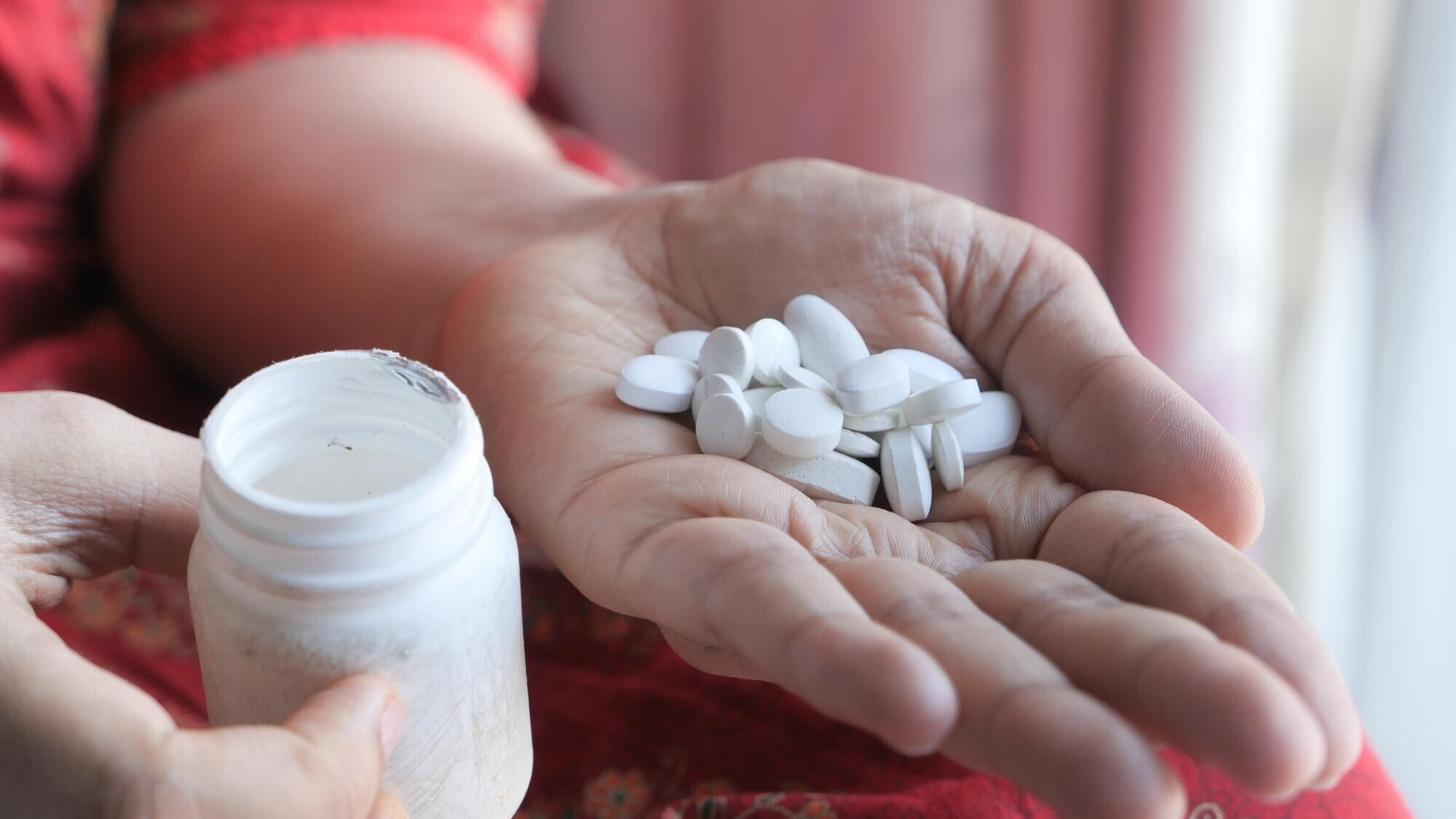 Trường hợp nặng có thể dùng corticosteroid để giảm viêm nhanh chóng