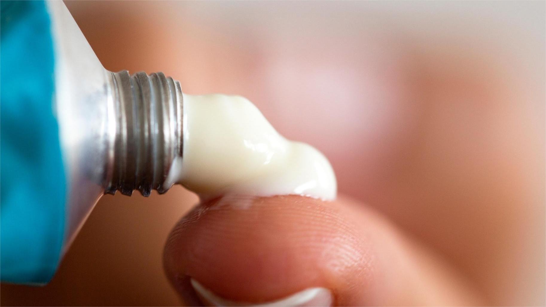 Viêm tuyến mồ hôi mủ thường được điều trị hiệu quả bằng các loại thuốc bôi kháng sinh tại chỗ