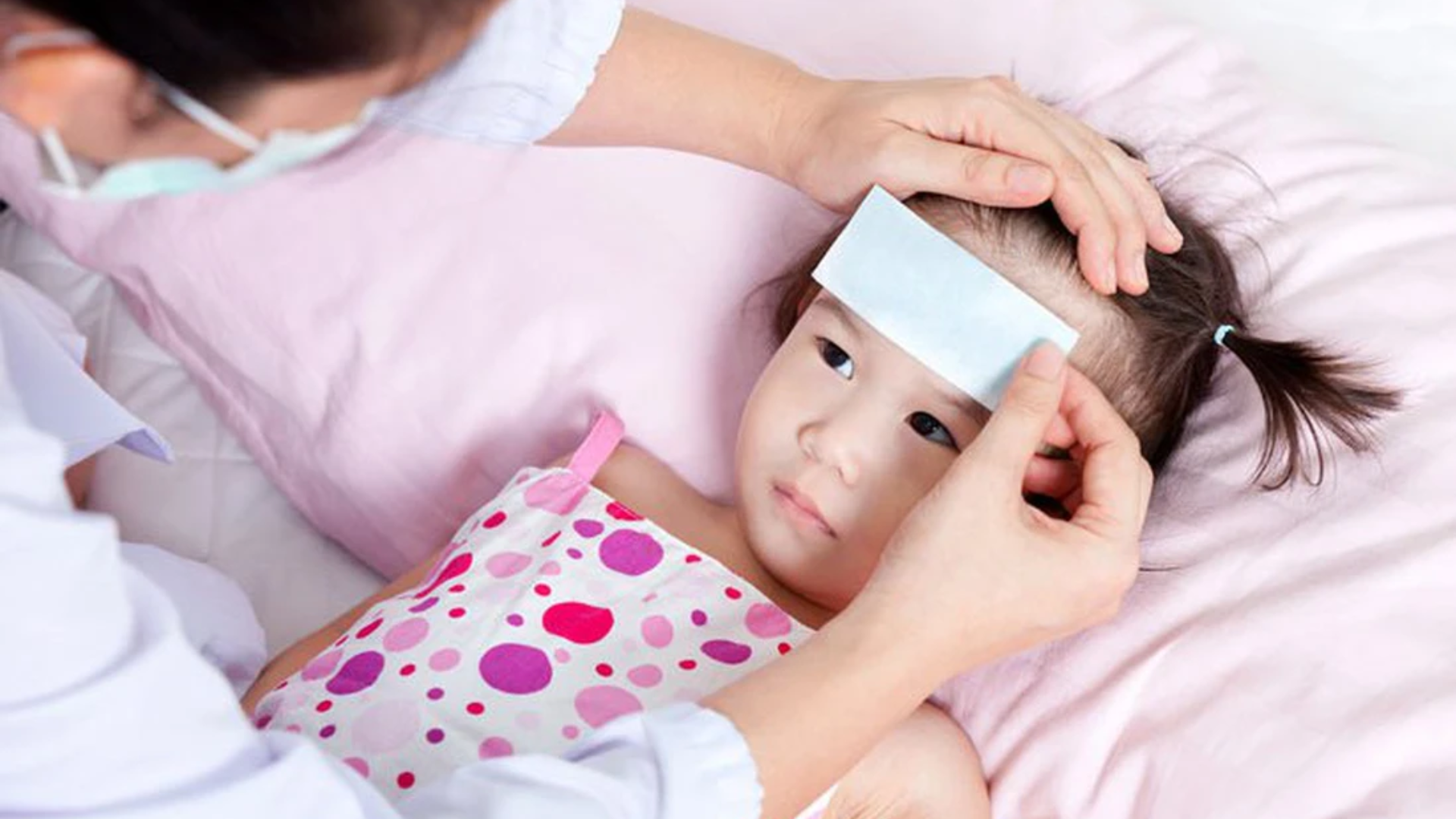 Trẻ sau viêm đường hô hấp cấp vẫn sốt nhẹ kéo dài, cha mẹ hãy nghĩ đến khả năng viêm xoang và theo dõi sớm