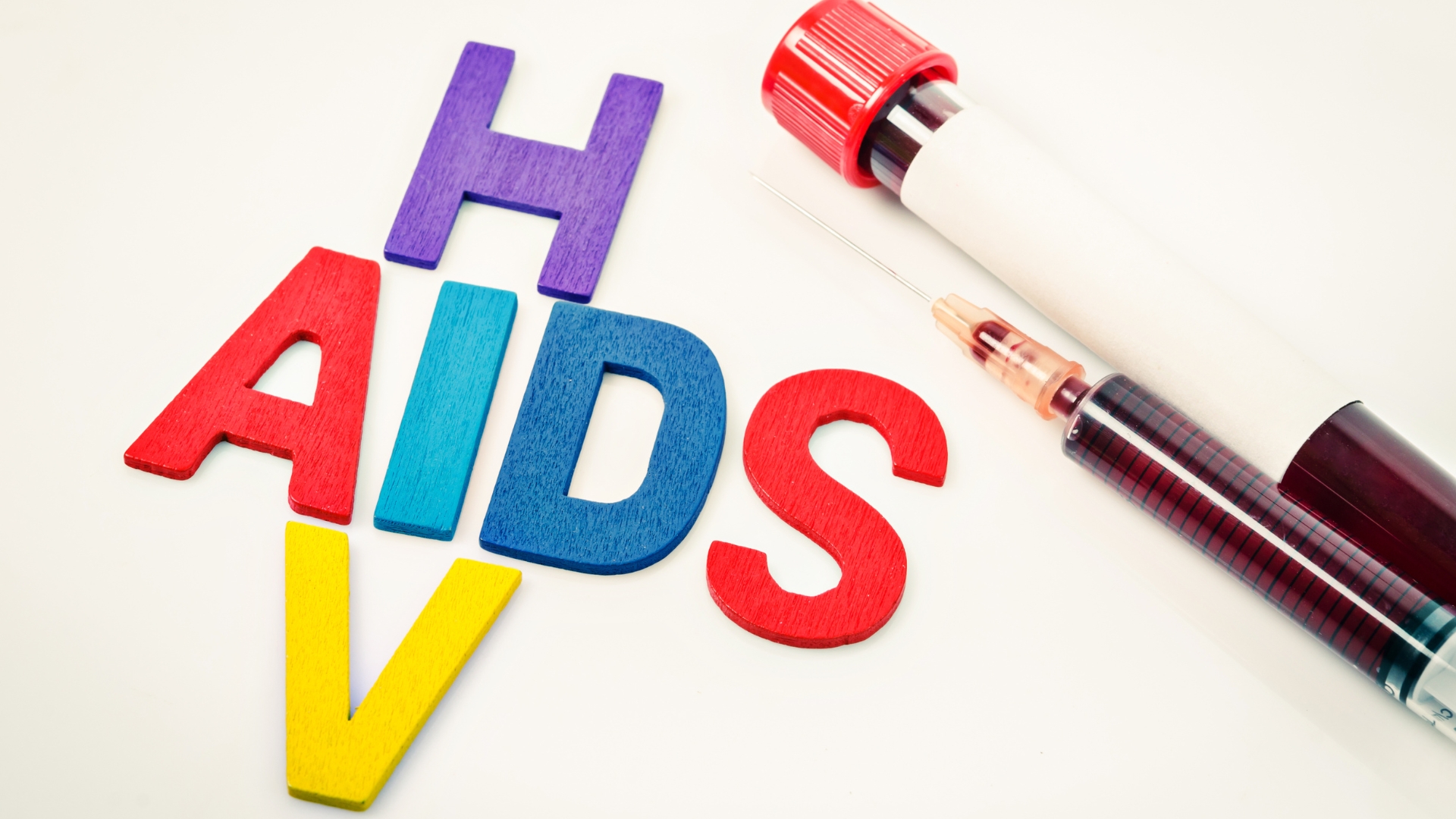 Thời gian để chuyển sang AIDS trung bình là khoảng 8 - 10 năm sau khi nhiễm