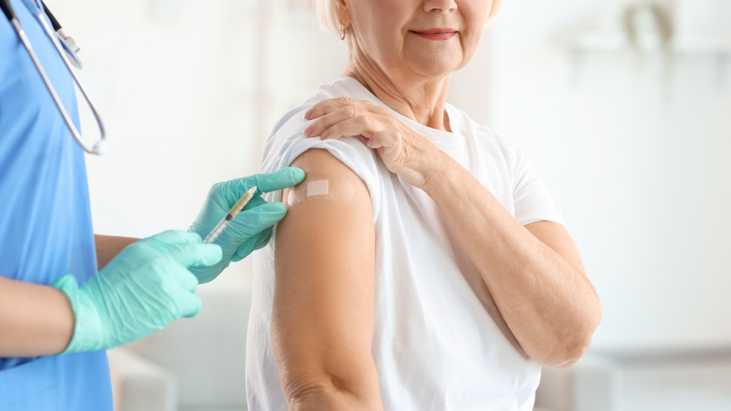 Một số loại vắc xin và kháng thể dự phòng RSV đã được phát triển nhằm giảm nguy cơ bệnh nặng