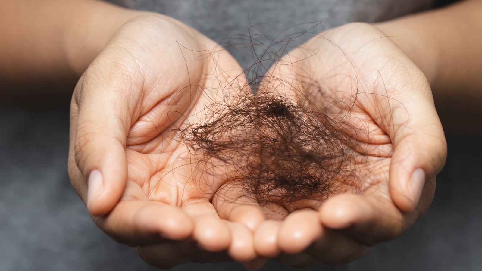 Vitamin B tổng hợp hỗ trợ giảm rụng tóc