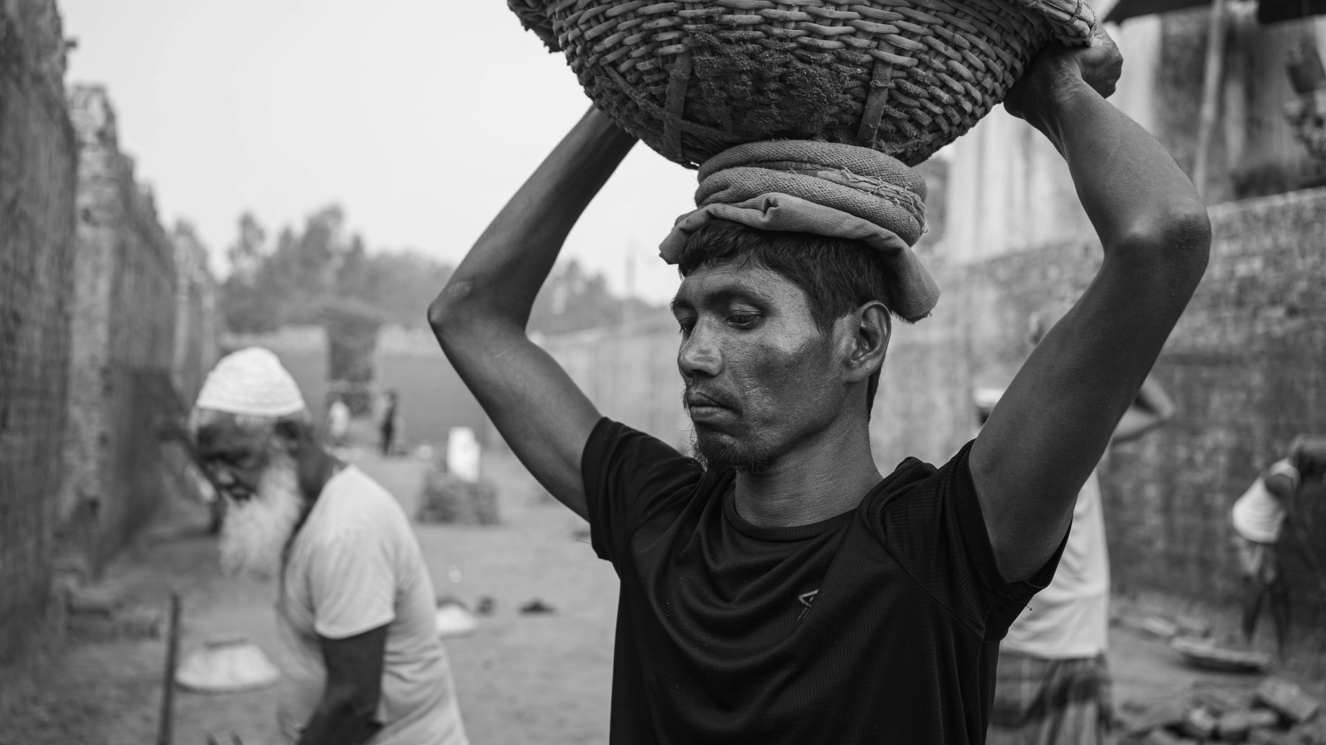 Những yếu tố có thể liên quan đến vôi hoá dây chằng