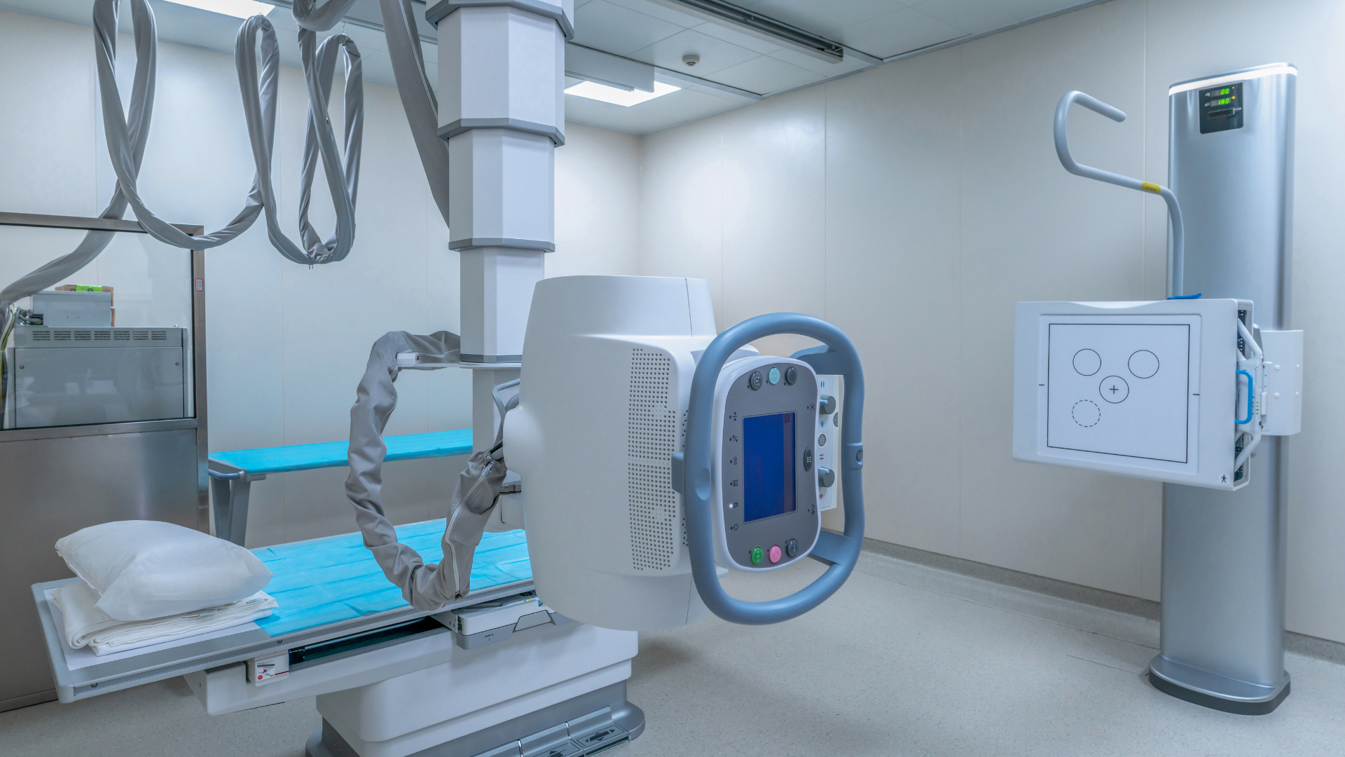 X-quang khớp khuỷu có mức độ an toàn cao khi thực hiện đúng chỉ định