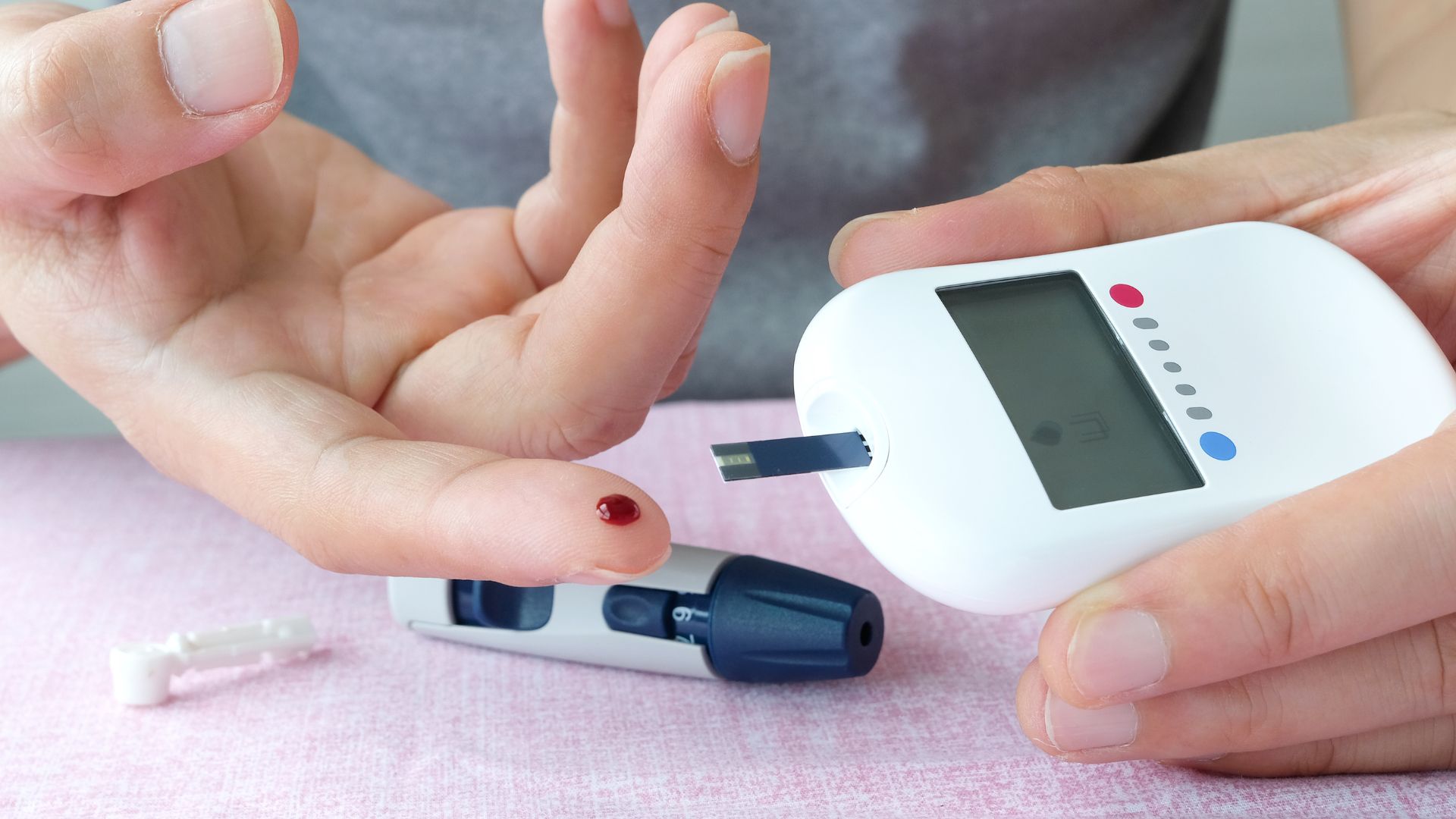 Người mắc bệnh đái tháo đường nên thực hiện xét nghiệm Microalbumin