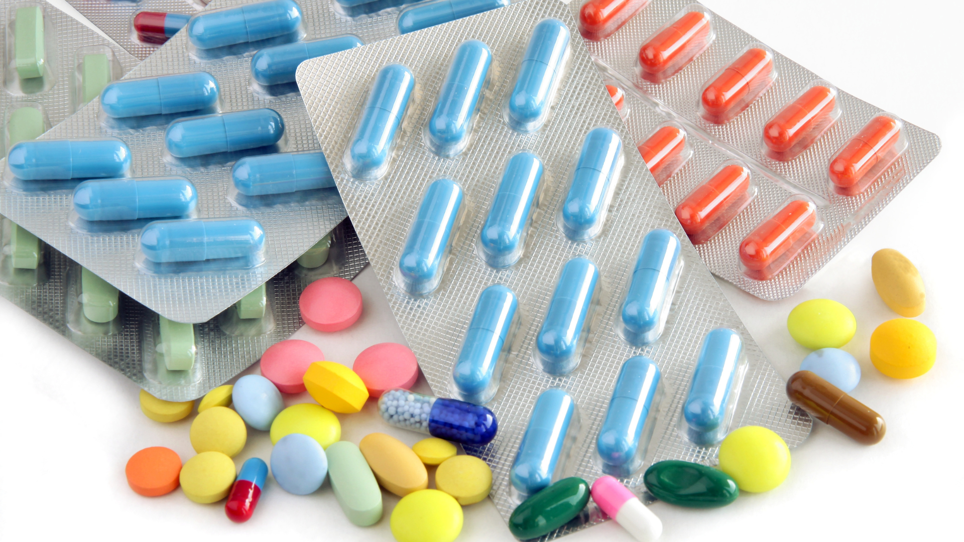 Người bệnh cần cung cấp danh sách các loại thuốc đang sử dụng để bác sĩ đánh giá khả năng ảnh hưởng đến kết quả