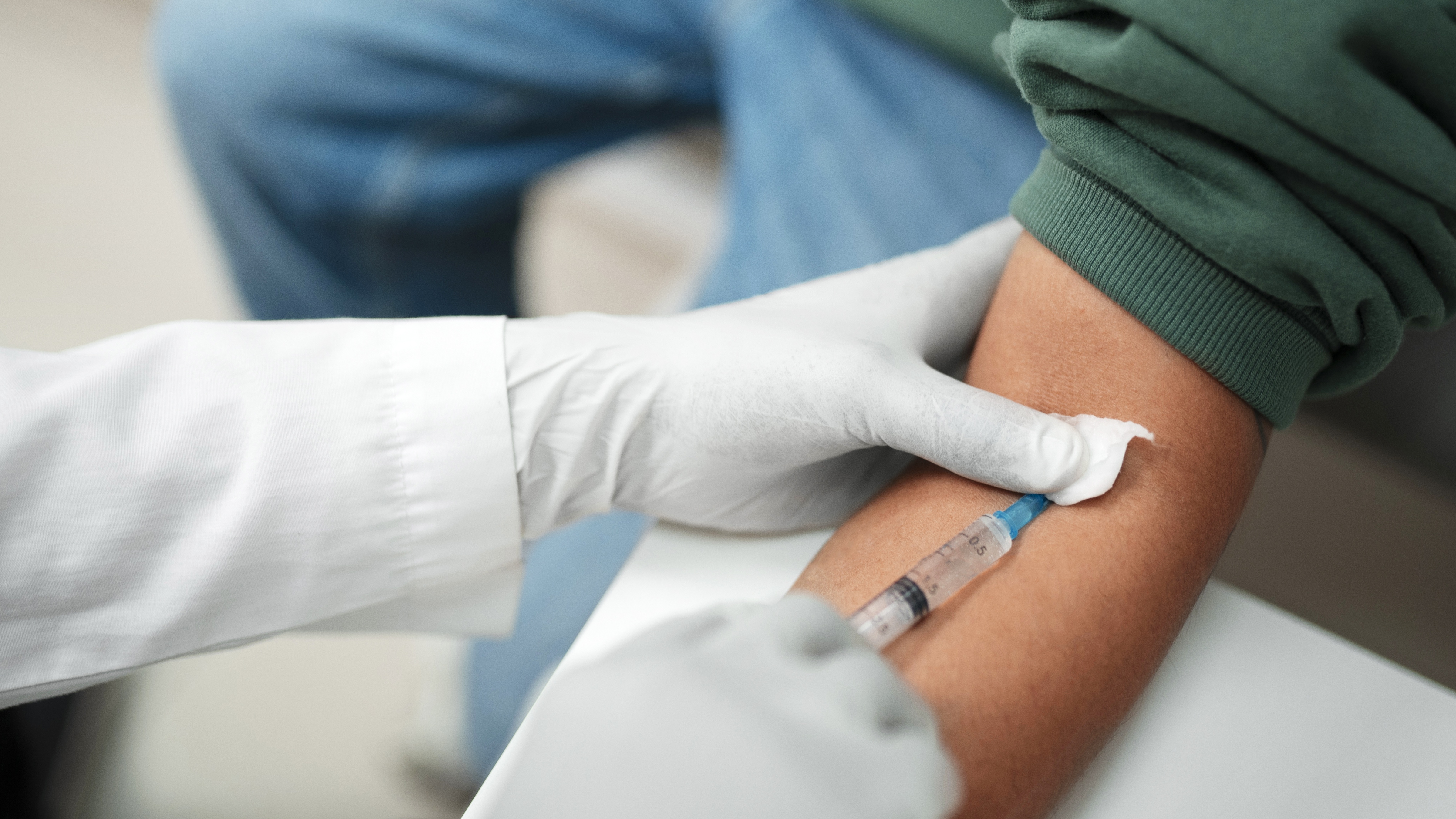 Xét nghiệm HBV DNA là xét nghiệm máu được sử dụng để đo lường lượng virus viêm gan B (HBV) trong máu người bệnh