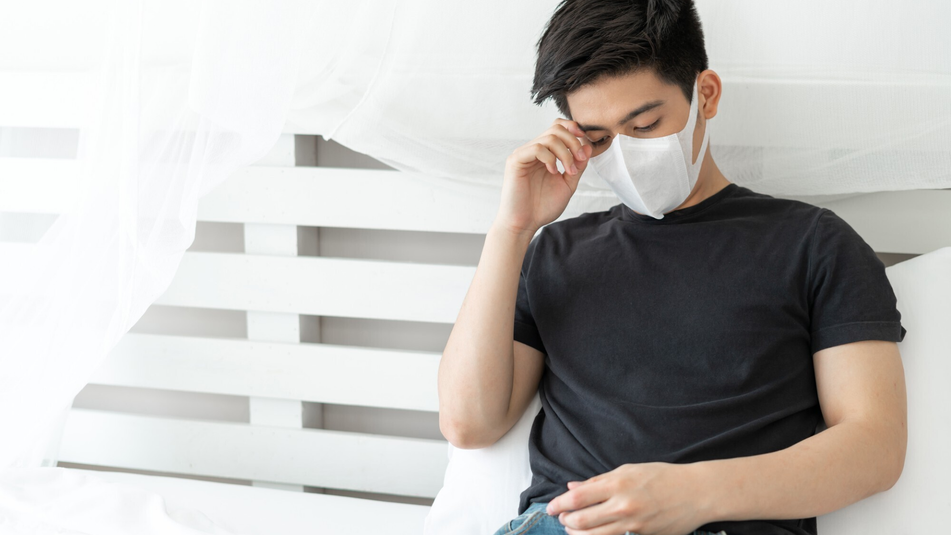 Bất kỳ dấu hiệu nghi ngờ sau phơi nhiễm nên được báo cho bác sĩ dù xét nghiệm âm tính