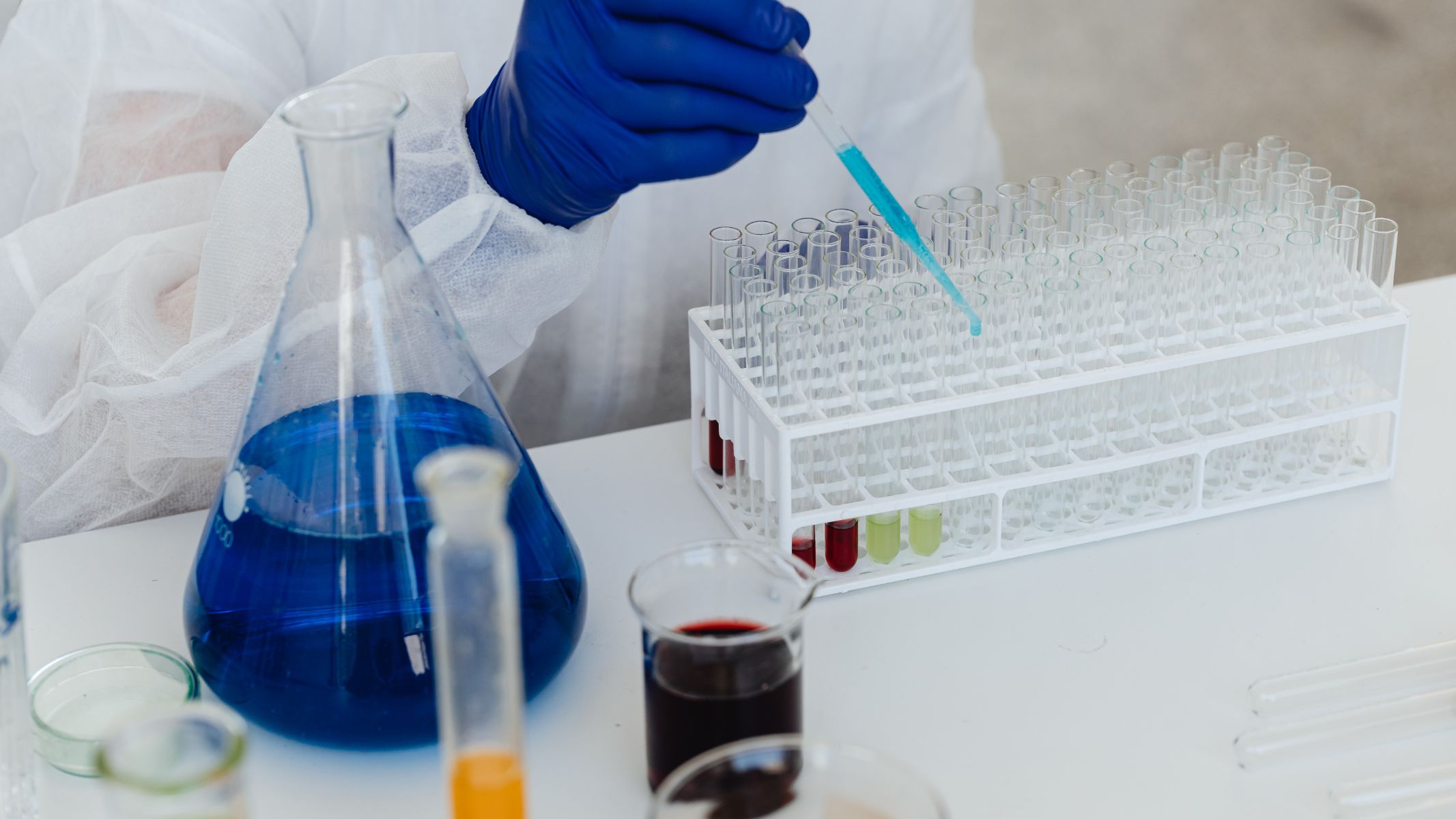 Xét nghiệm PCR thường chính xác hơn và có chi phí cao hơn