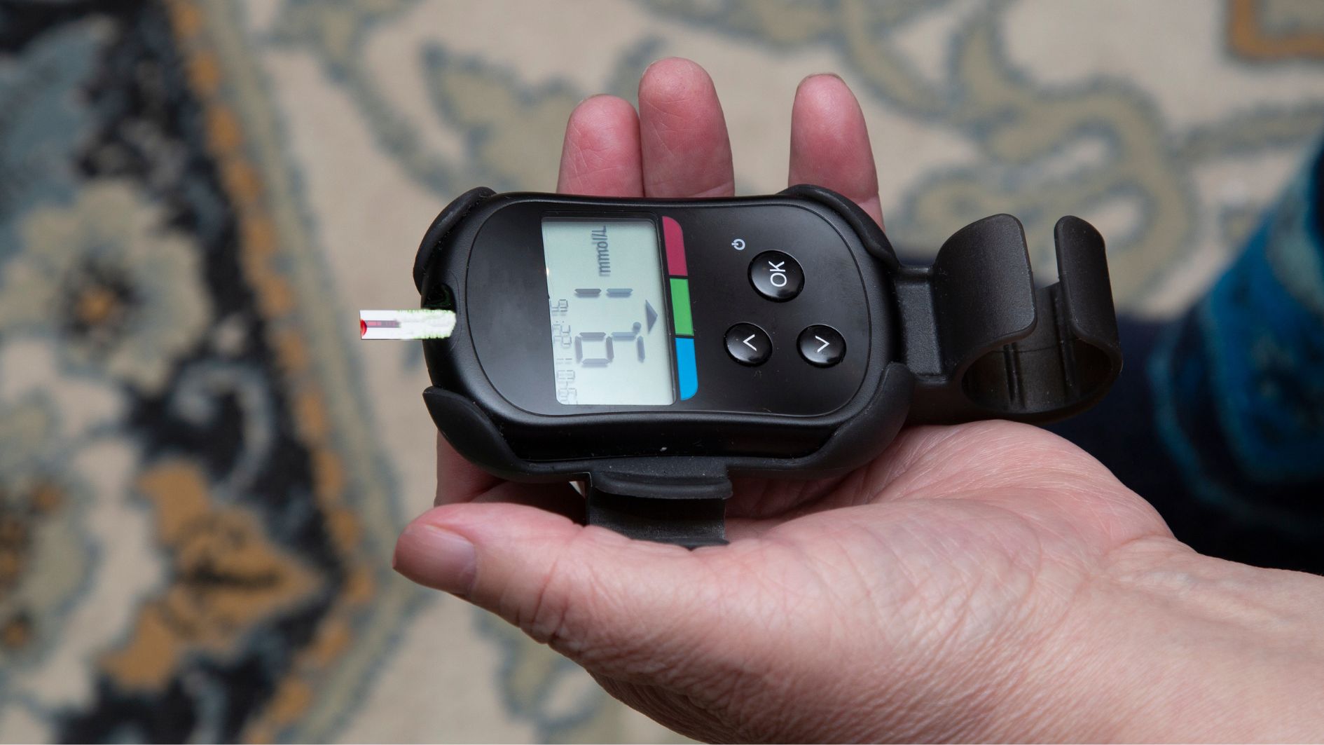 Theo dõi chỉ số đường huyết tại nhà nhằm phát hiện sớm những bất thường