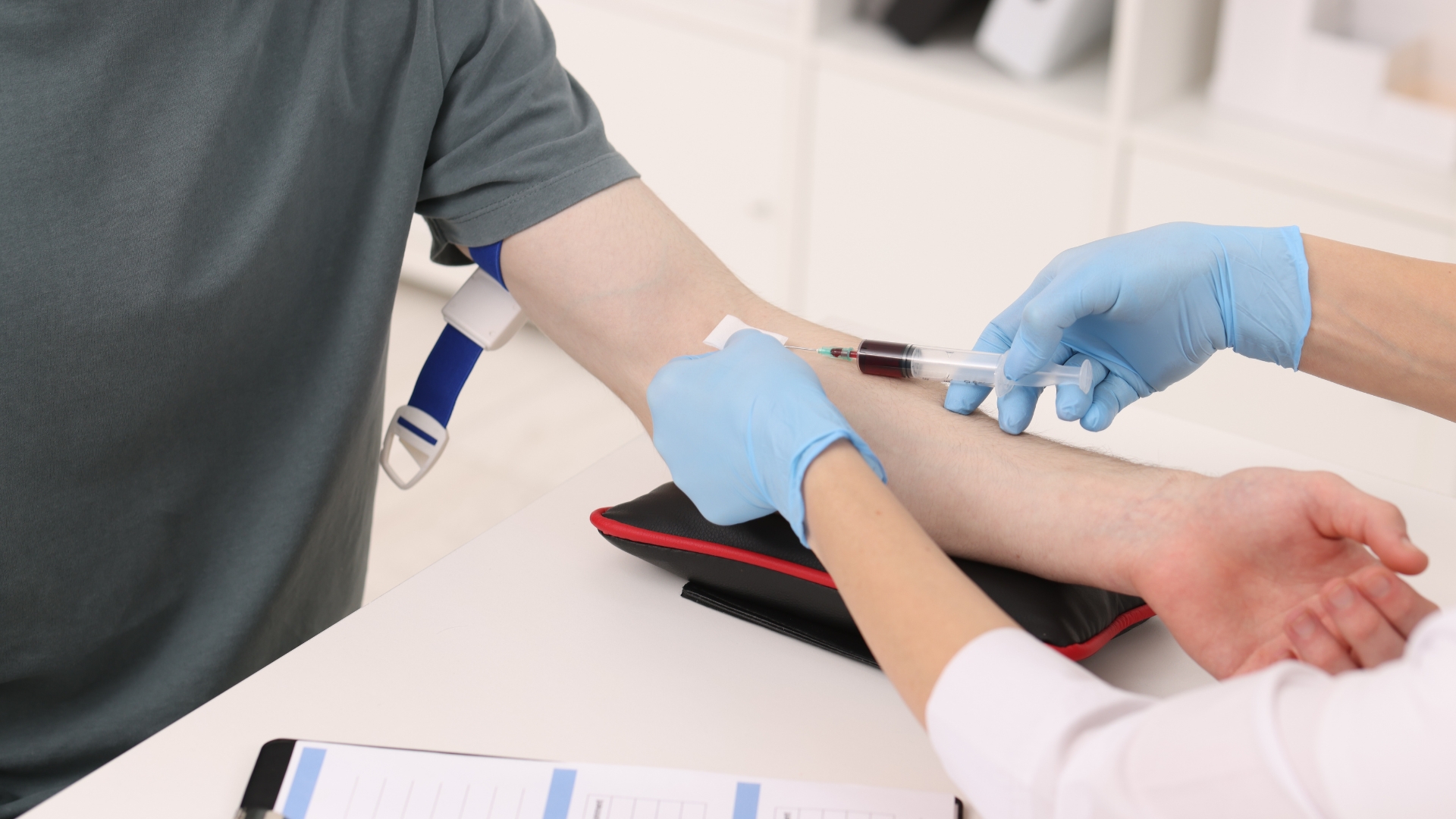 Xét nghiệm SPOT-MAS 10 được thực hiện nhằm định lượng đồng thời 10 dấu ấn sinh học liên quan đến nguy cơ và tiến triển của một số bệnh ung thư