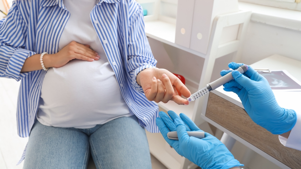 Trả lời cho câu hỏi xét nghiệm tiểu đường thai kỳ có được uống nước không