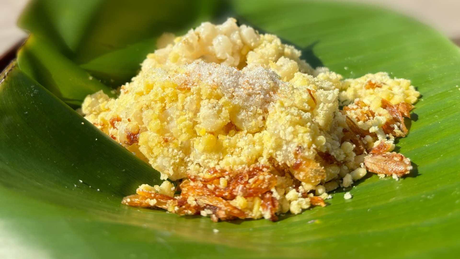 Xôi bắp bao nhiêu calo? Một phần khoảng 200g thường cung cấp từ 350 đến 420 calo