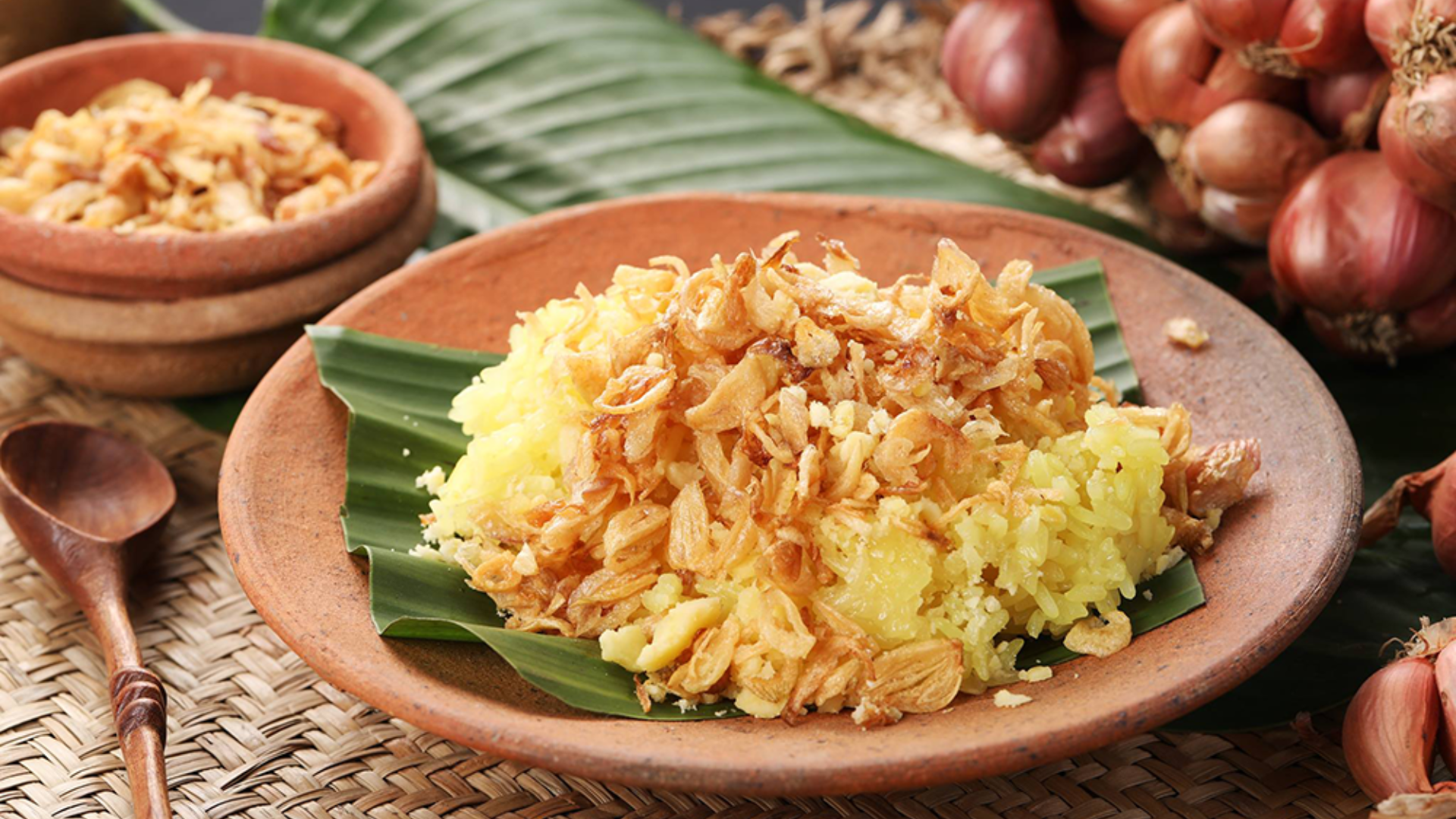 Muốn ăn xôi xéo mà không lo tăng cân, hãy giảm khẩu phần và hạn chế mỡ hành