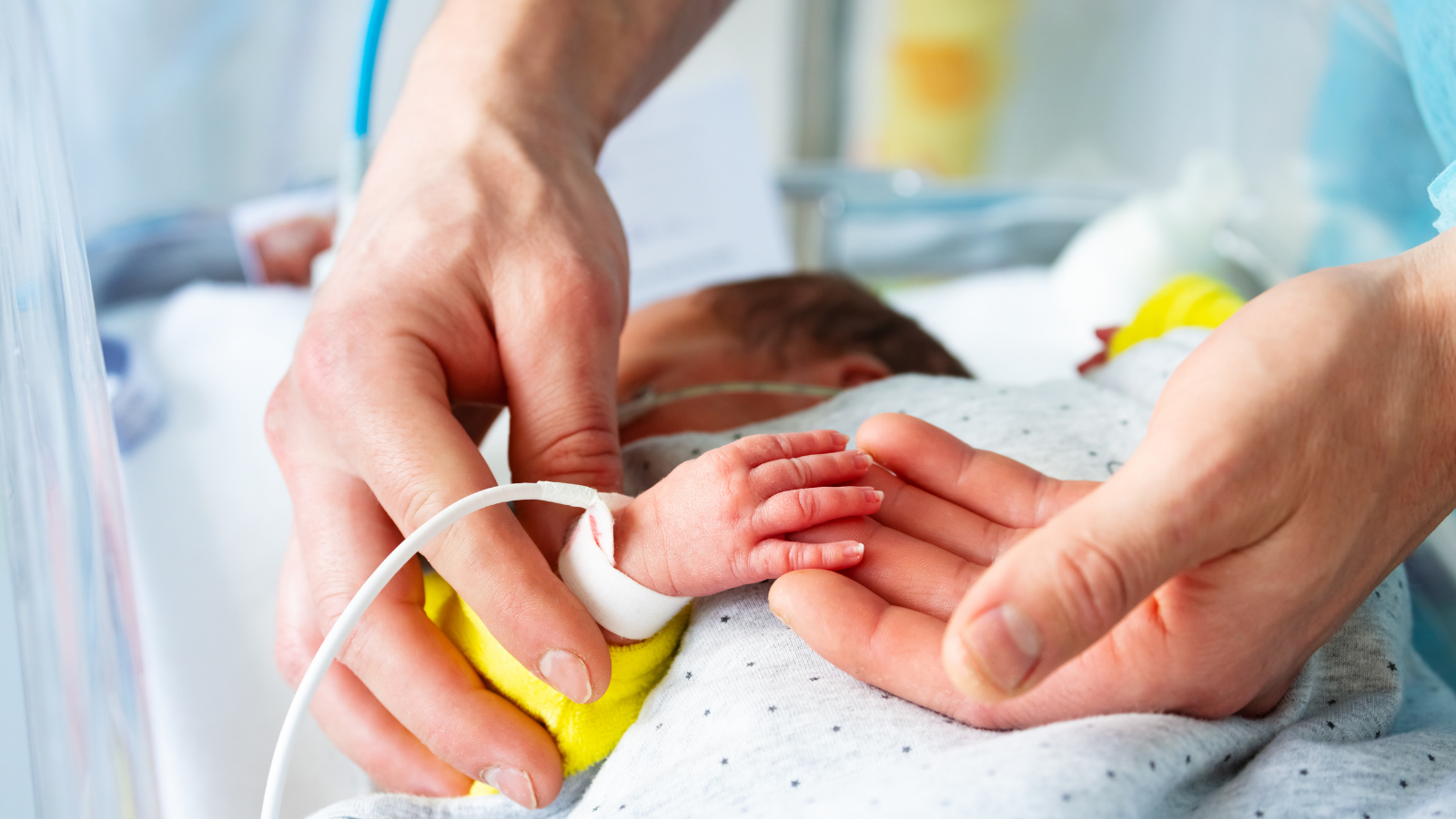 Quá trình điều trị và phục hồi cho trẻ bị xuất huyết não tại khoa sơ sinh