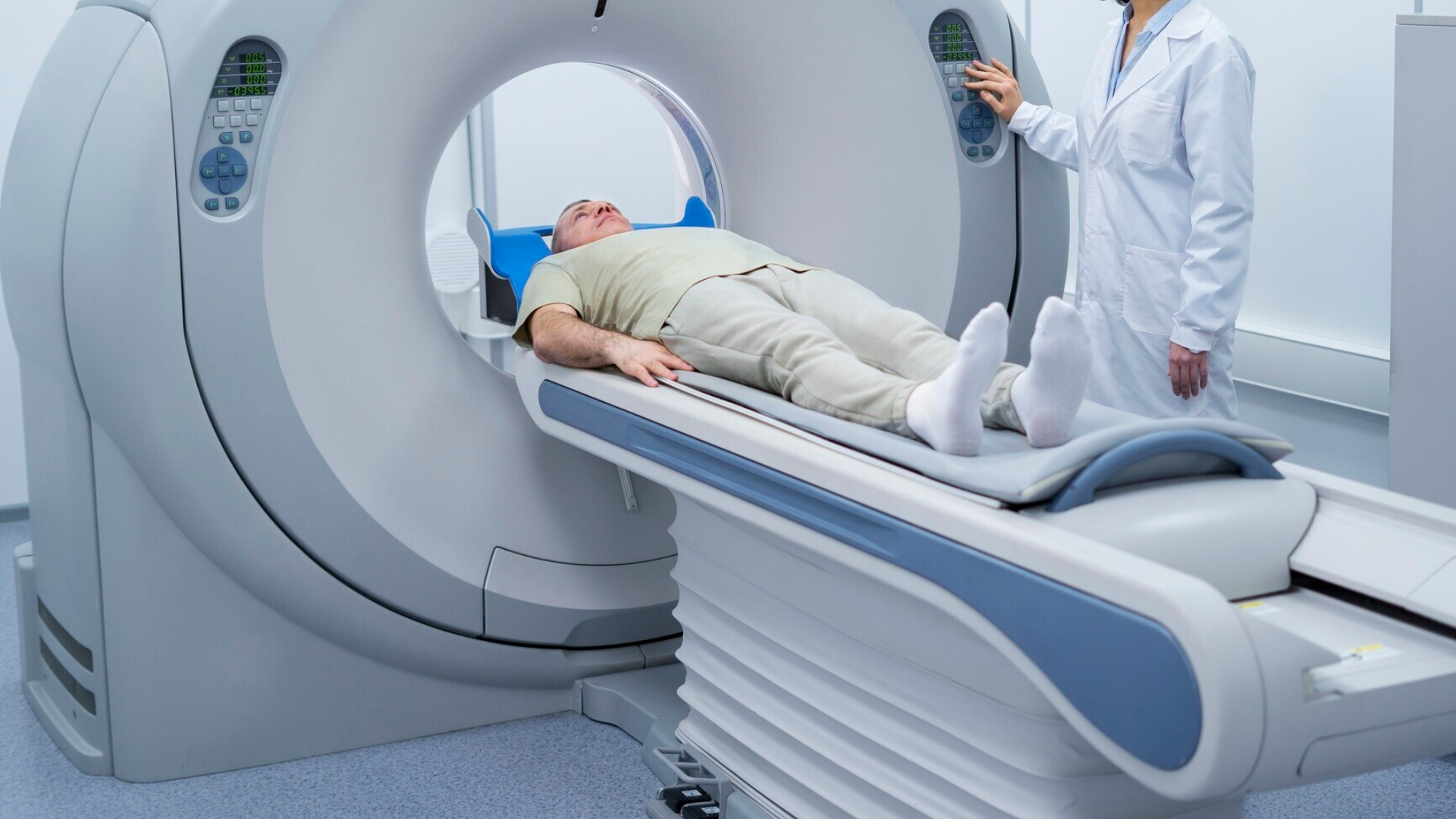 MRI đặc biệt hữu ích trong chẩn đoán sớm và đánh giá mức độ nghiêm trọng của viêm khớp dạng thấp